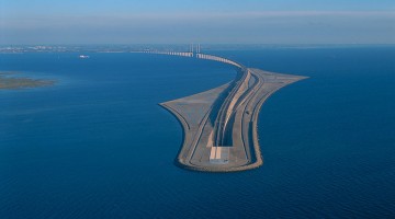 Underwater-tunnel-bridge-oresund-link-artificial-island-sweden-denmark