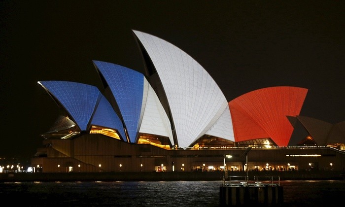 buildings-around-the-world-are-lit-up-in-honour-of-the-victims-of-paris-terrorists-attacks