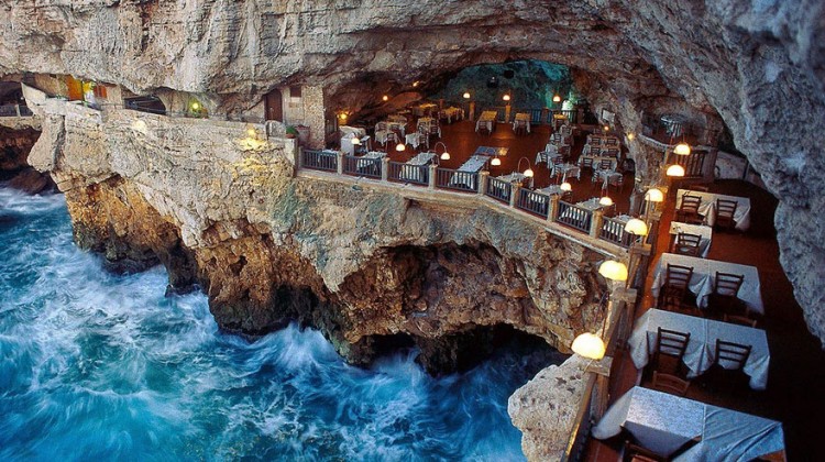 talian-cave-restaurant-grotta-palazzese-polignano-mare