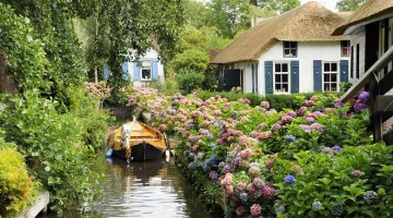 water-village-no-roads-canals-giethoorn-venice-of-the-Netherlands