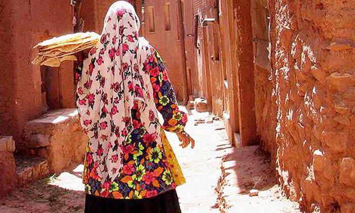 لباس محلی اصفهان چه ویژگی‌هایی دارد؟